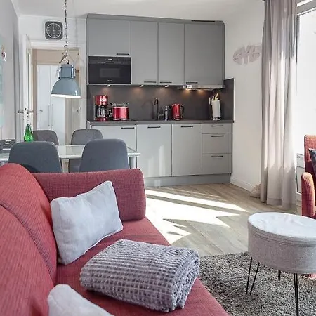 Kiki's Oceanfront Apartman